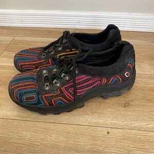 Kuna Print Eclectic Embroidered Lace Up Sneakers Womens Size 9